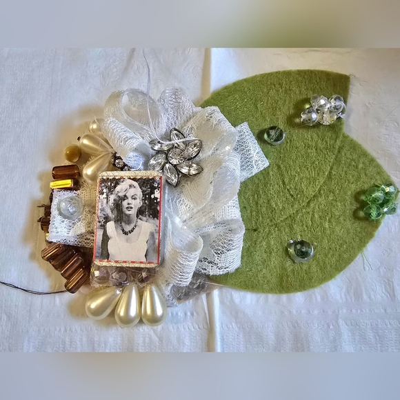 Marilyn Monroe Barrette - Picture 1 of 1